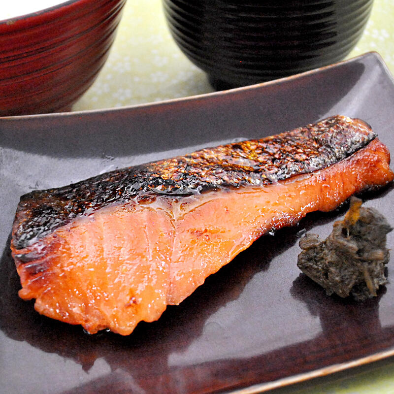 Sake Saikyouzuke Zen (A set meal with salmon marinated in Kyoto-style miso)