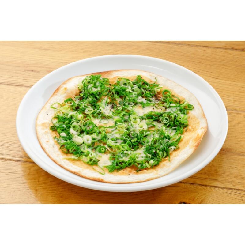 Kujo green onion pizza ~ the aroma of sesame oil and black shichimi chilli peppers